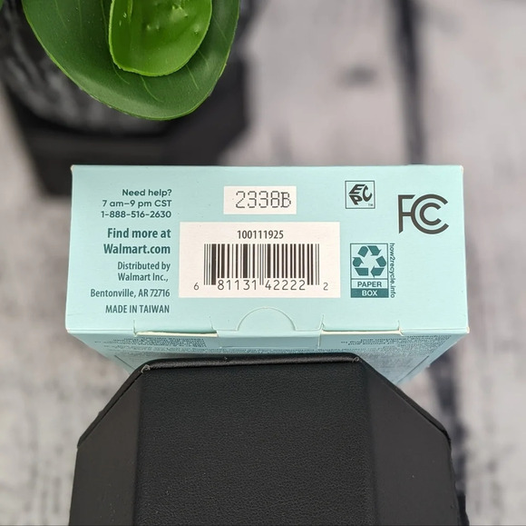 Onn portable solid state drive 250GB ultra fast - Picture 4 of 5